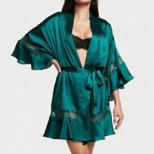 VS Victoria’s Secret satin robe emerald green